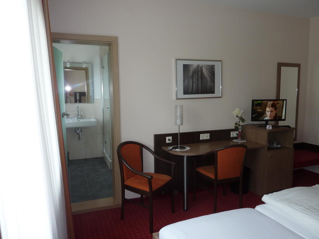 Hotel Gasthof Koenig Karl Freudenstadt Quarto foto