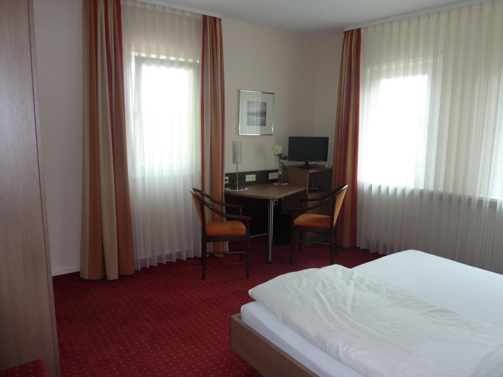Hotel Gasthof Koenig Karl Freudenstadt Quarto foto